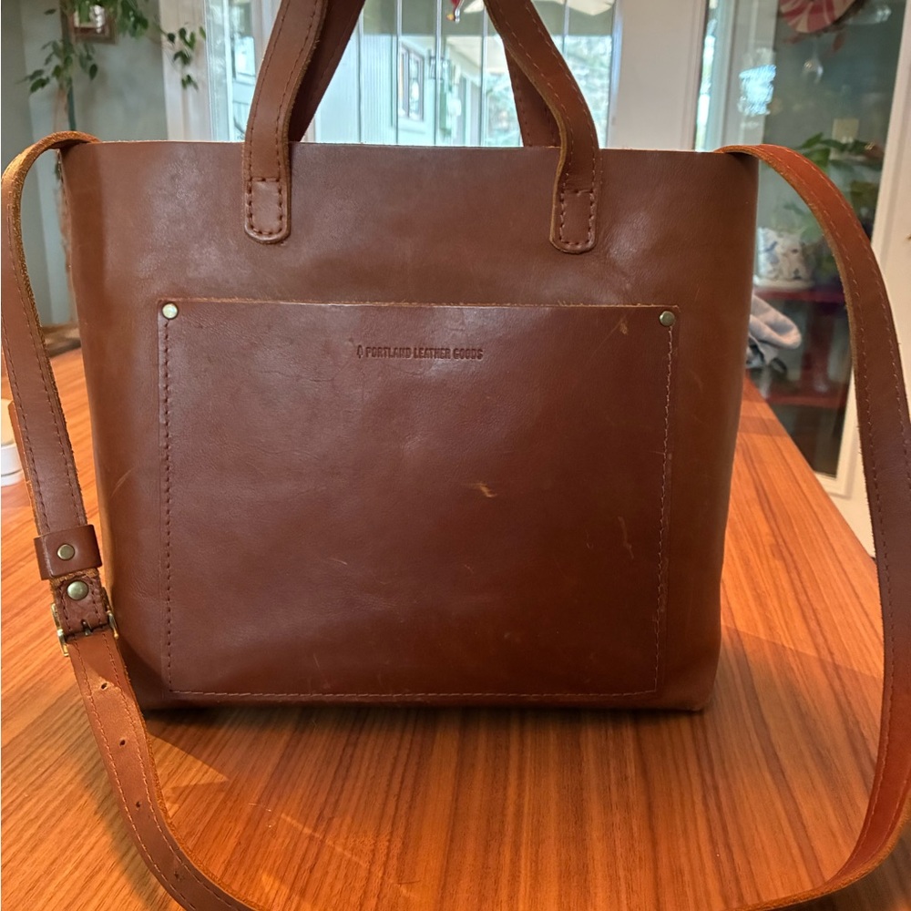 Portland Leather Honey Crossbody tote